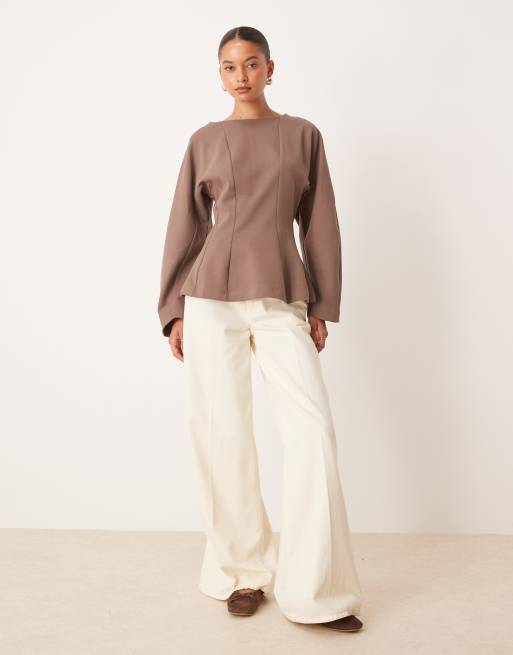 ASOS DESIGN - T-shirt à manches longues, détail à la taille et couture apparentes - Chocolat, 3 de 4