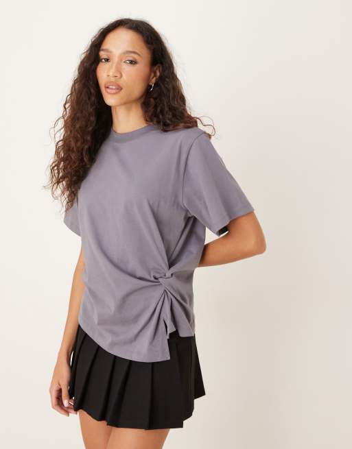 ASOS DESIGN - T-shirt a maniche corte grigio antracite con dettaglio arricciato laterale