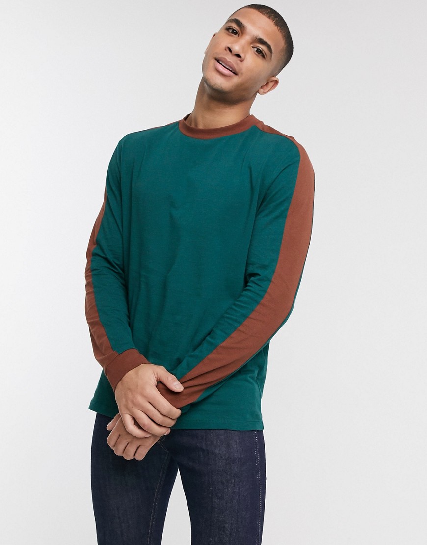 ASOS DESIGN - T-shirt a maniche lunghe in tessuto organico verde azzurro con pannello a contrasto sulle spalle