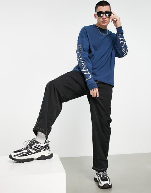 ASOS DESIGN - T-shirt a maniche lunghe oversize blu navy con stampa Tokyo sul retro e sulle maniche, 3 di 4