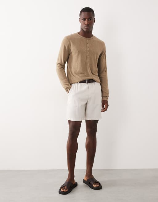 ASOS DESIGN - T-shirt a maniche lunghe regular fit marrone effetto lino con collo serafino, 2 di 5