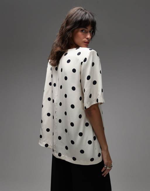 ASOS DESIGN - T-shirt à pois en satin avec épaulettes - Crème, 4 de 4