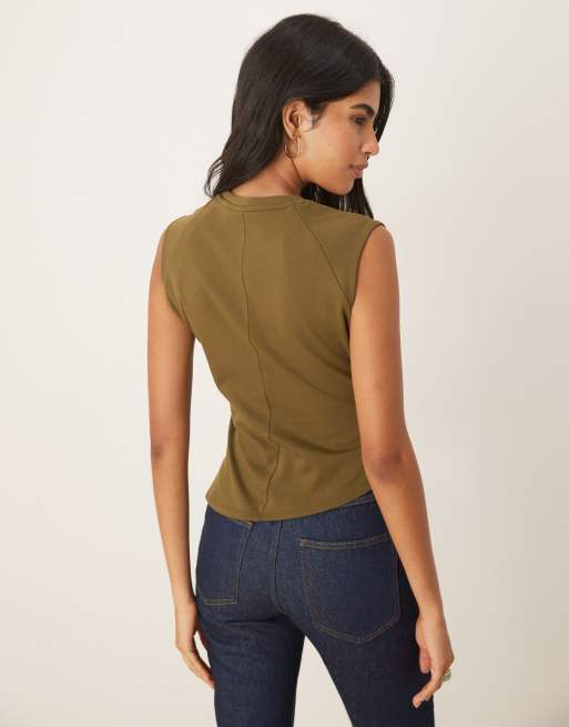 ASOS DESIGN - T-shirt asymétrique avec épaules marquées et détails à la taille - Olive, 4 de 4