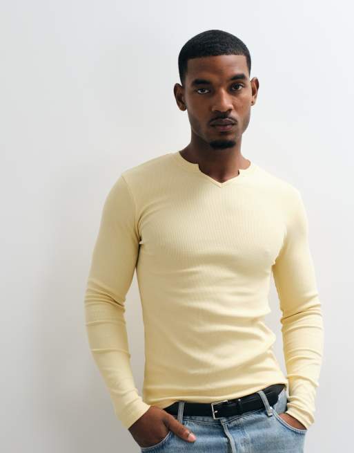 ASOS DESIGN t-shirt attillata a maniche lunghe con scollo a intaglio in costina gialla, 1 di 10