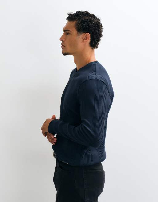 ASOS DESIGN T-shirt attillata a maniche lunghe con scollo a V in blu navy a coste eleganti, 3 di 5
