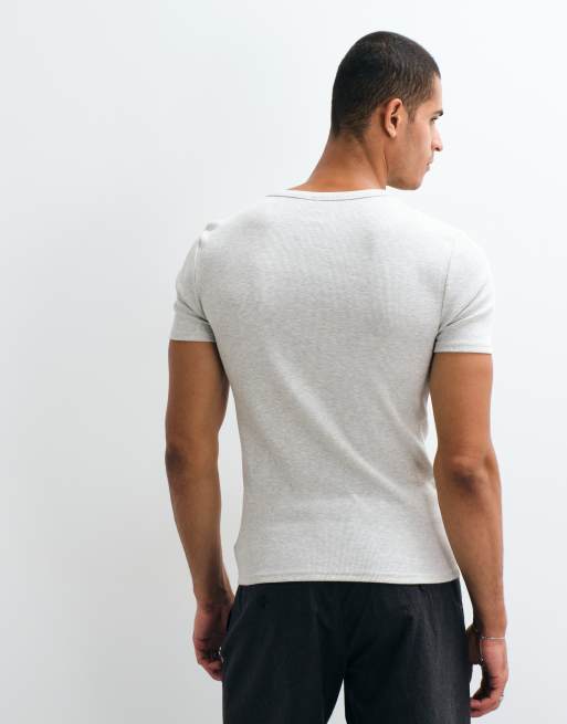 ASOS DESIGN - T-shirt attillata beige mélange a coste con scollo serafino, 4 di 5