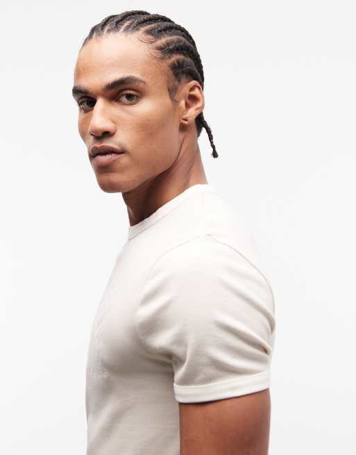 ASOS DESIGN - T-shirt attillata color panna testurizzata a coste con grafica, 4 di 5