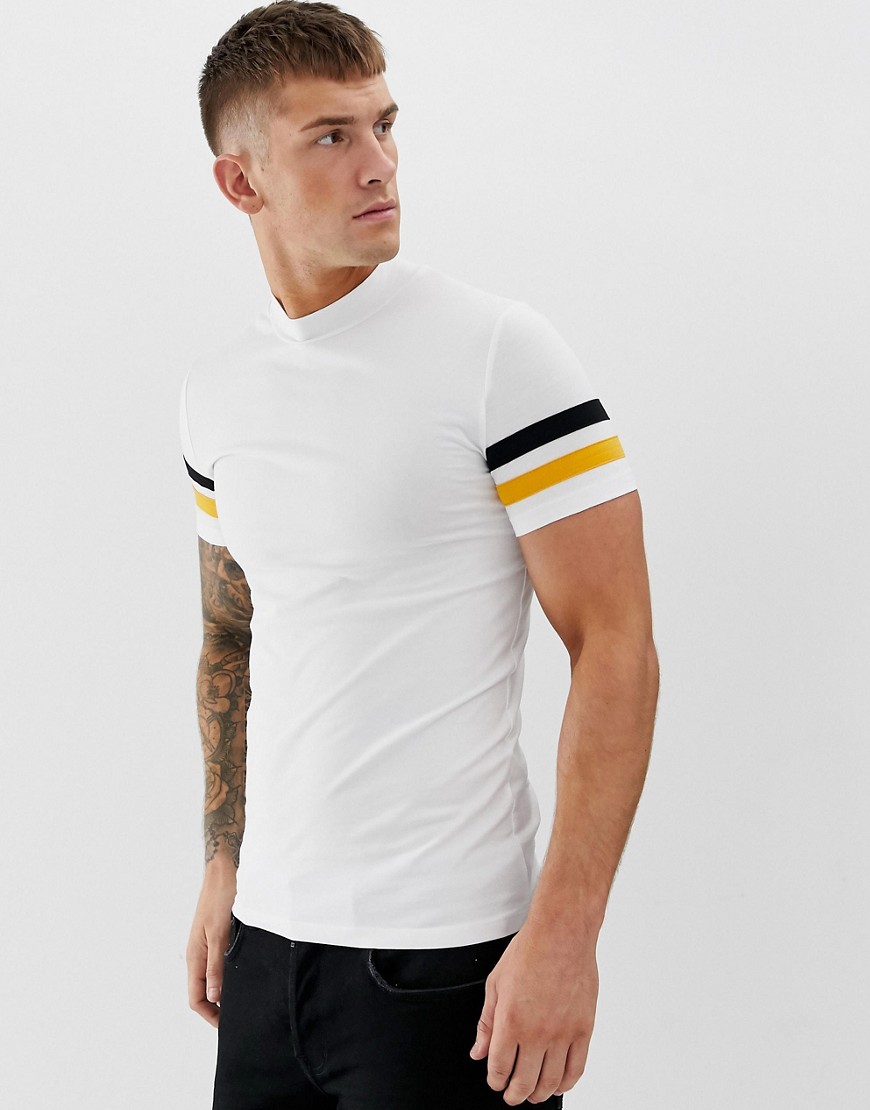 ASOS DESIGN - T-shirt attillata con collo alto e pannelli a contrasto sulle maniche-Bianco