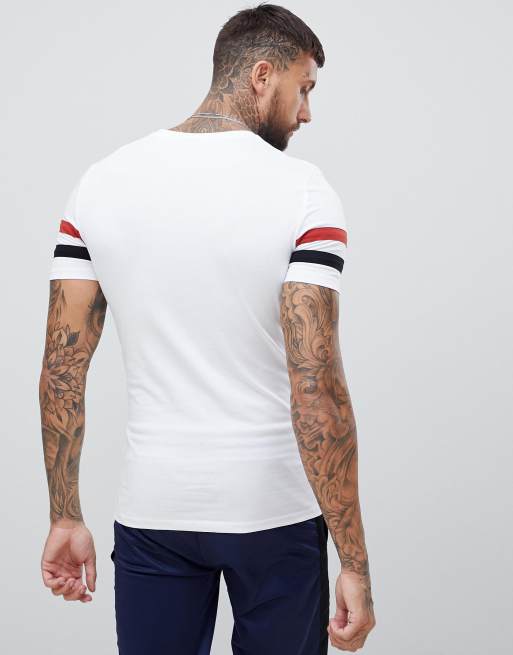 ASOS DESIGN - T-shirt attillata elasticizzata bianca con righe a contrasto sulle maniche, 2 di 4