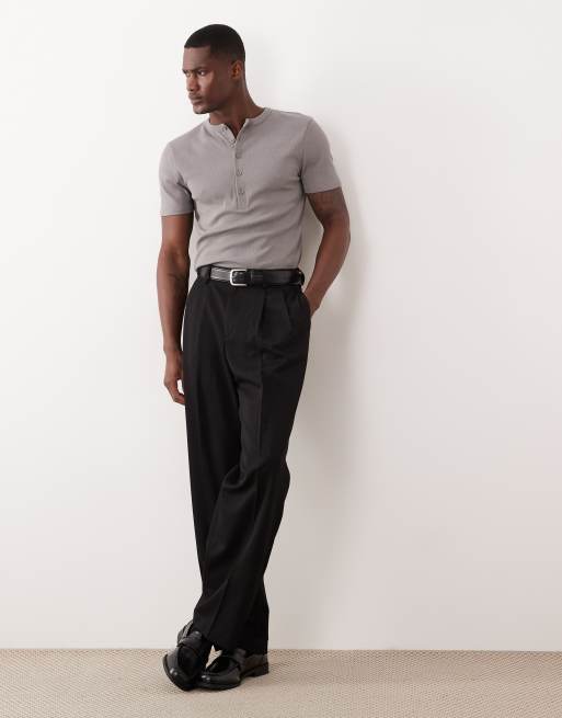 ASOS DESIGN - T-shirt attillata grigio antracite a coste con scollo serafino, 2 di 5