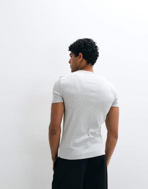 ASOS DESIGN - T-shirt attillata grigio mélange a coste con scollo serafino, 4 di 5