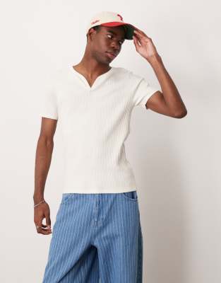 ASOS DESIGN - T-shirt attillata testurizzata color panna a coste - view 1