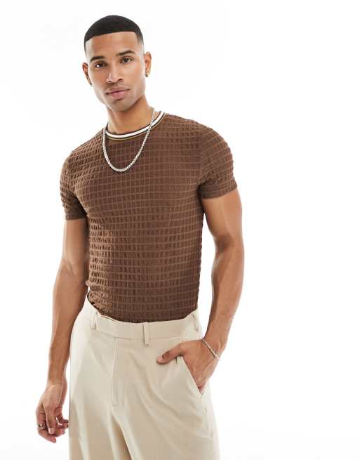 ASOS DESIGN - T-shirt attillata testurizzata trasparente con colletto a contrasto