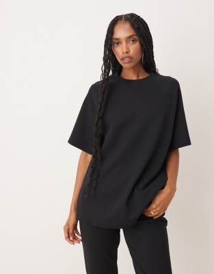 ASOS DESIGN - T-Shirt aus Interlock-Jersey in Schwarz mit Raglanärmeln, Kombiteil