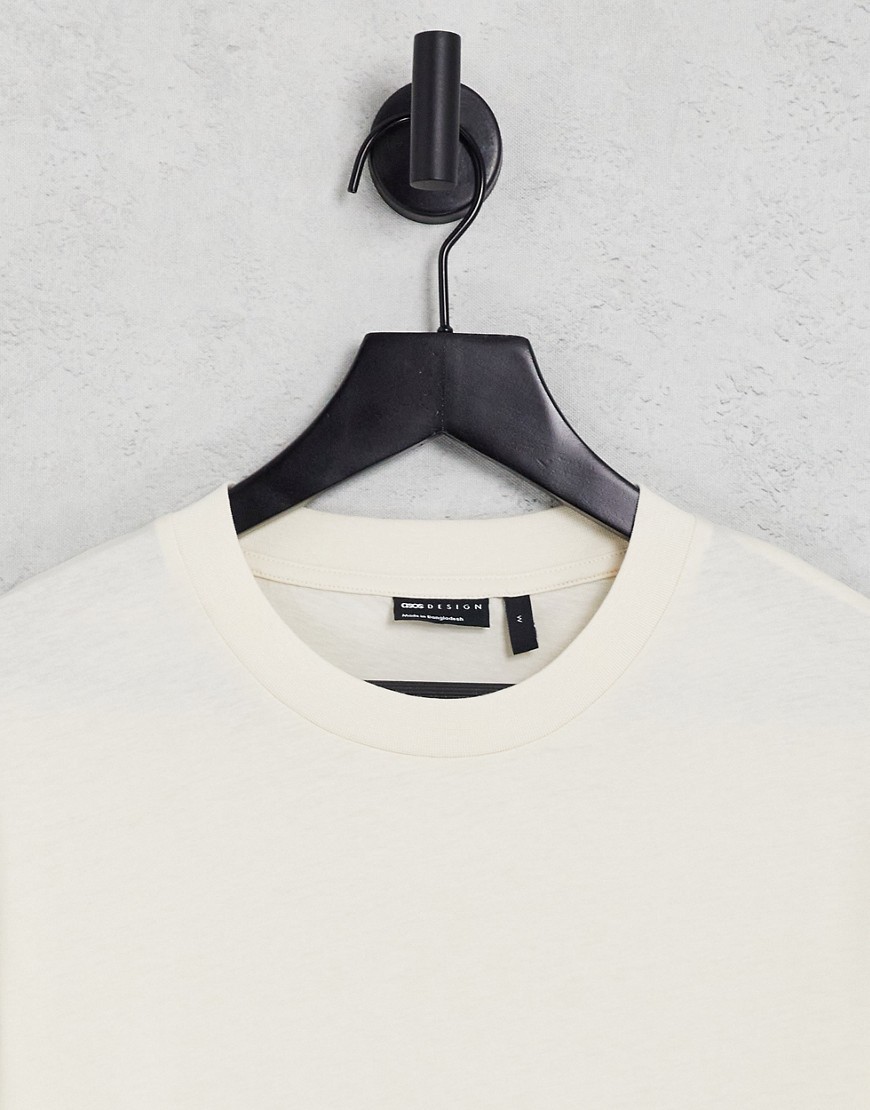 T-shirt beige slavato con risvolto sulle maniche-Neutro - ASOS DESIGN T-shirt donna  - immagine1