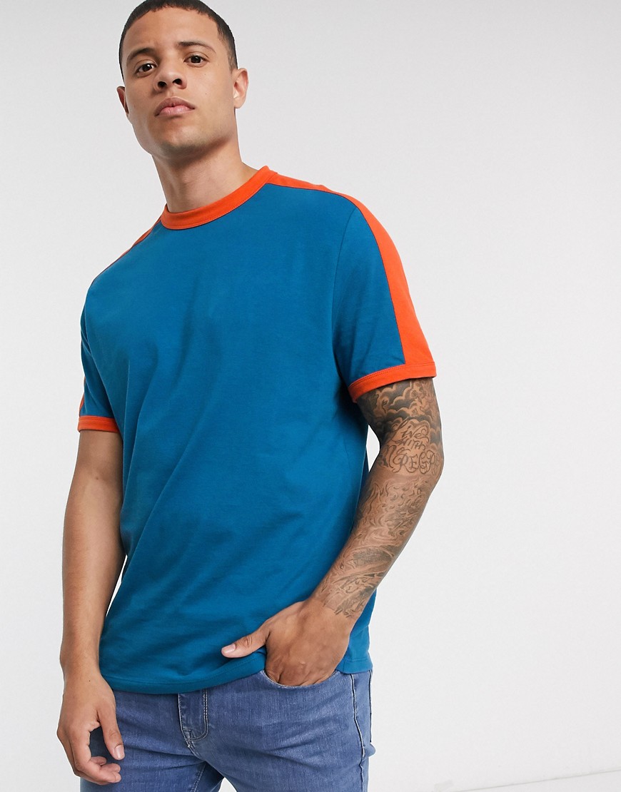 ASOS DESIGN - T-shirt blu in tessuto organico con pannello a contrasto sulla spalla