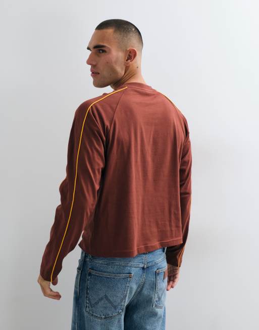 ASOS DESIGN T-shirt boxy relaxed a maniche lunghe con stampa Sakura e profili marroni, 5 di 9