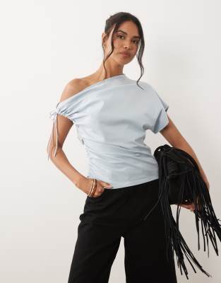 T-shirt cintré à la taille avec épaule tombante et manche froncée - Bleu pastel-Rose S