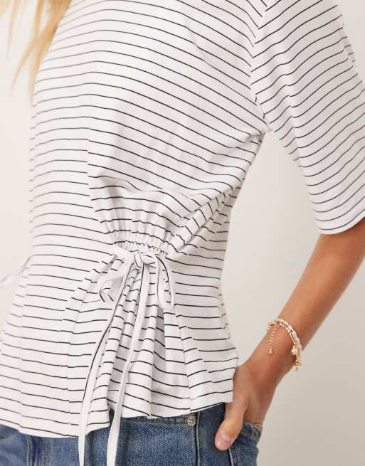 ASOS DESIGN - T-shirt cintré à rayures noué sur les côtés - Ivoire, 2 de 4