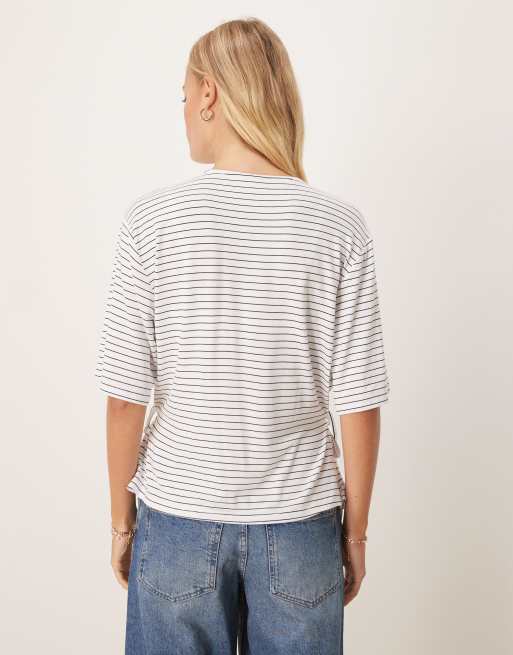 ASOS DESIGN - T-shirt cintré à rayures noué sur les côtés - Ivoire, 3 de 4