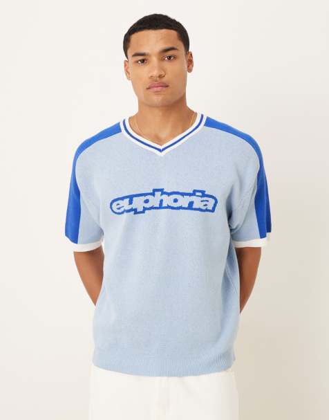 ASOS DESIGN - T-shirt col V décontracté en maille avec imprimé Euphoria - Bleu clair - view 1