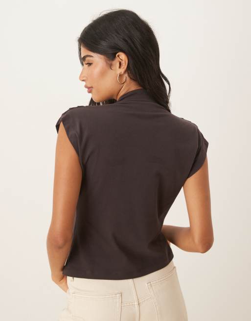 ASOS DESIGN - T-shirt color cioccolato con scollo ad anello drappeggiato, 4 di 4