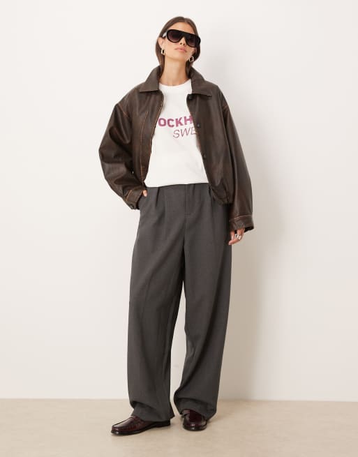 ASOS DESIGN - T-shirt color crema oversize con grafica "Stockholm", 2 di 4