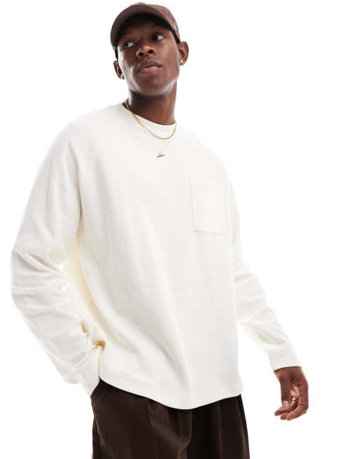 ASOS DESIGN - T-shirt comoda a maniche lunghe color crema con tasca sul davanti