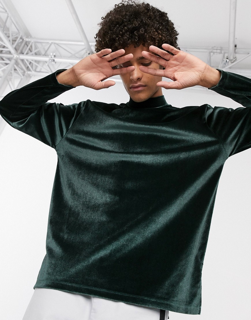ASOS DESIGN - T-shirt comoda a maniche lunghe con collo alto e spacchi laterali in velour verde