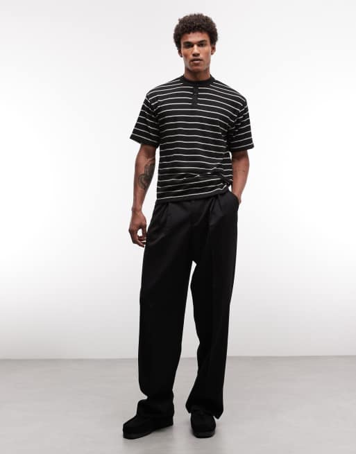 ASOS DESIGN - T-shirt comoda con collo serafino in tessuto testurizzato nero a righe, 2 di 5