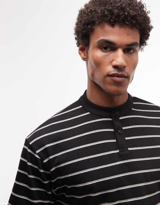 ASOS DESIGN - T-shirt comoda con collo serafino in tessuto testurizzato nero a righe, 3 di 5