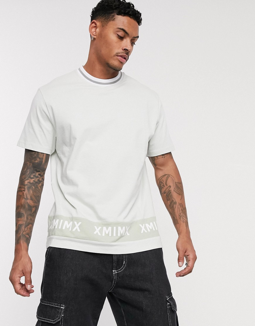 ASOS DESIGN - T-shirt comoda con fettuccia con logo in numeri romani-Grigio