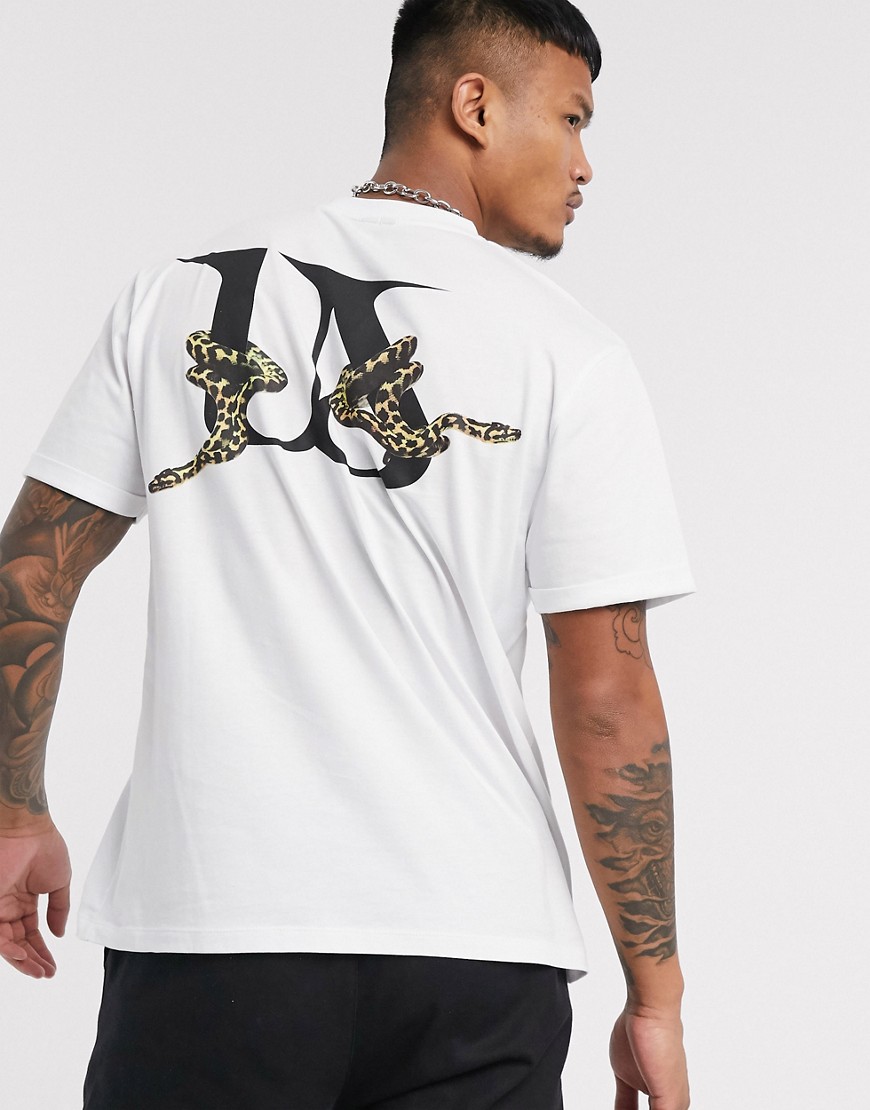 ASOS DESIGN - T-shirt comoda con stampa effetto serpente, scritta sul retro e risvolto sulle maniche-Bianco
