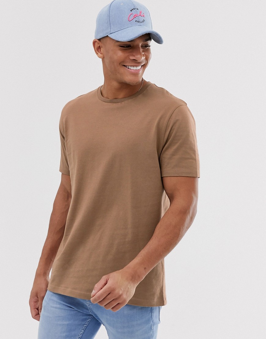ASOS DESIGN - T-shirt comoda girocollo marrone