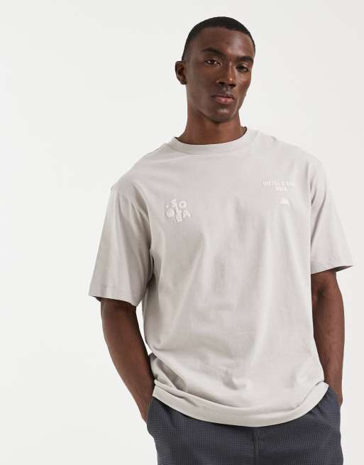 ASOS DESIGN - T-shirt comoda grigia con stampa di sole sul retro, 3 di 5