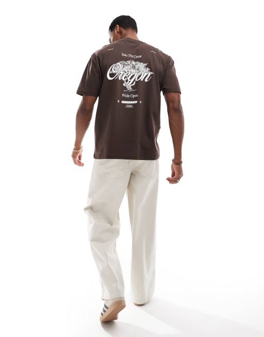 ASOS DESIGN - T-shirt comoda marrone con stampa di città sul retro, 2 di 4