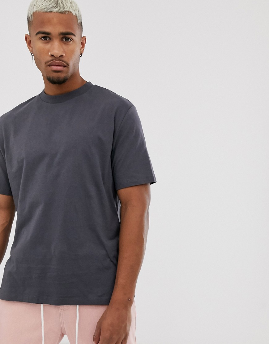 ASOS DESIGN - T-shirt comoda organica girocollo nero slavato-Grigio