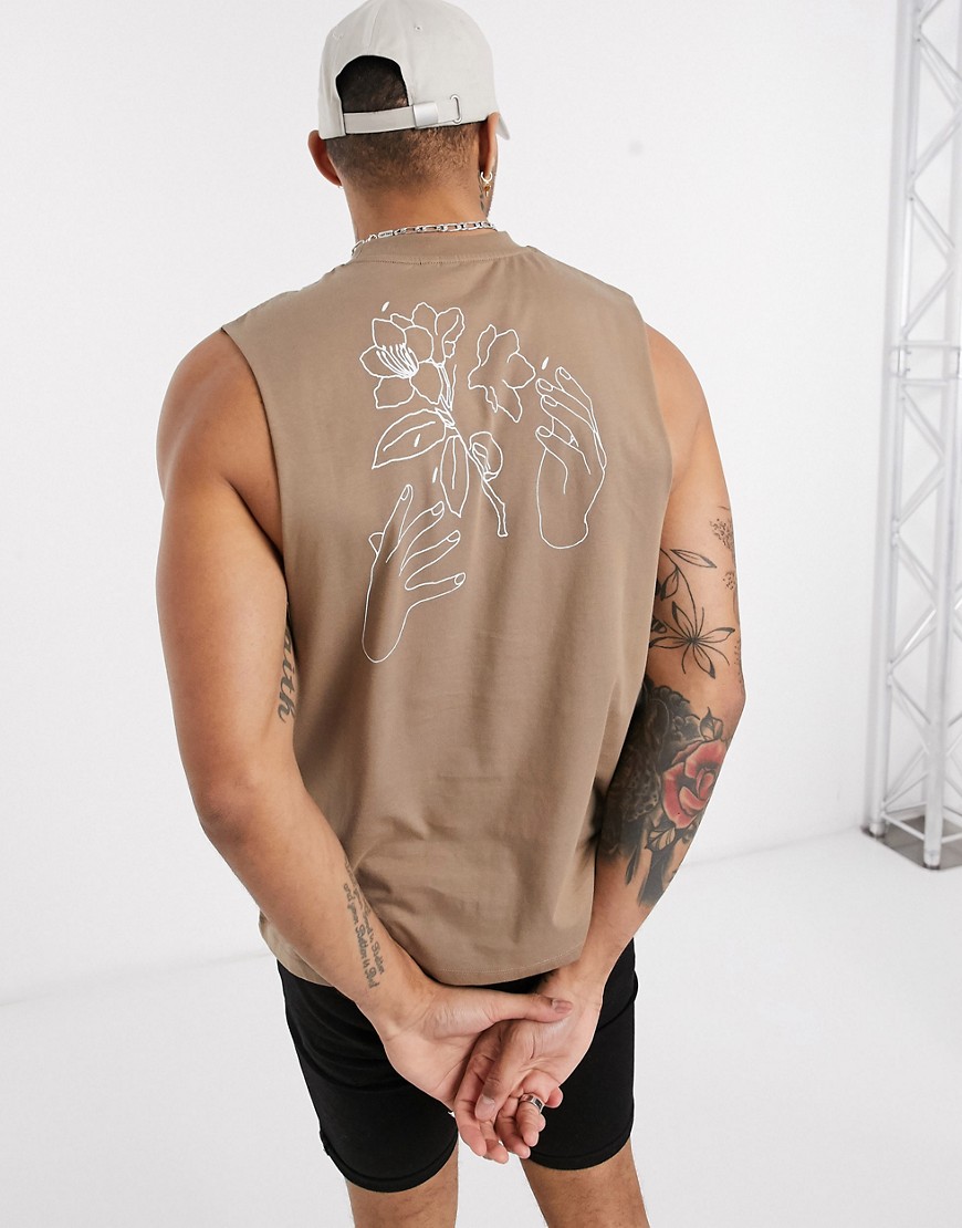 ASOS DESIGN - T-shirt comoda senza maniche con disegno stampato sul retro-Marrone