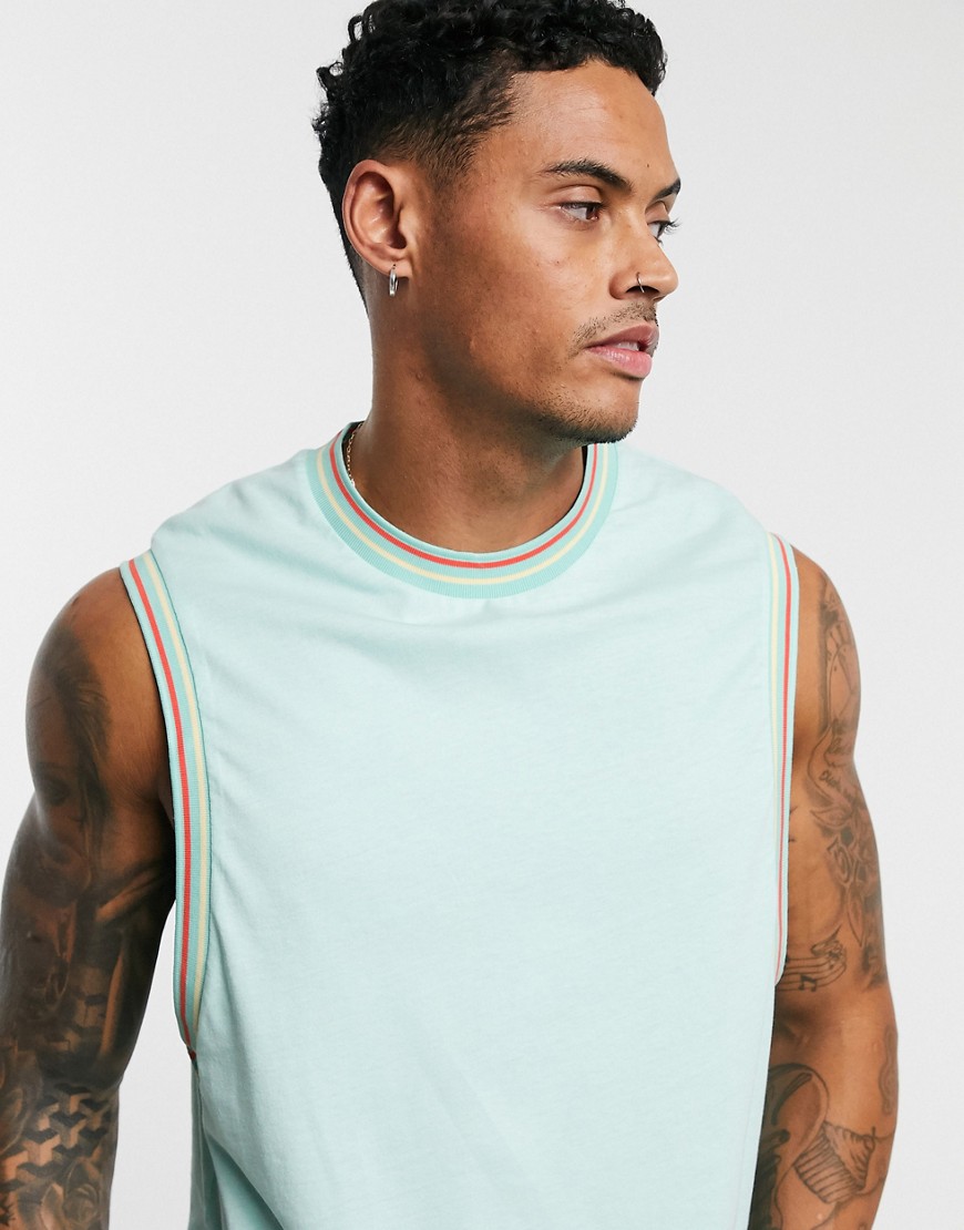 ASOS DESIGN - T-shirt comoda senza maniche con giromanica ampio e bordi a contrasto acqua-Verde