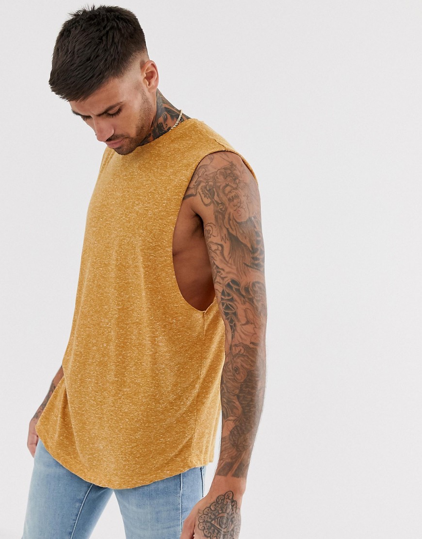 ASOS DESIGN - T-shirt comoda senza maniche in misto lino marrone con giromanica ampio