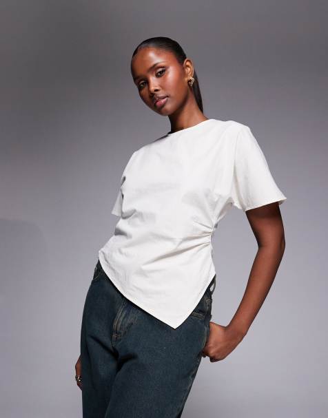 ASOS DESIGN - T-shirt con arricciatura asimmetrica color crema - view 1