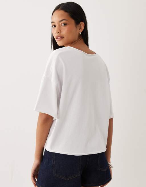 ASOS DESIGN - T-shirt con scollo a V extra larga bianca, 4 di 4