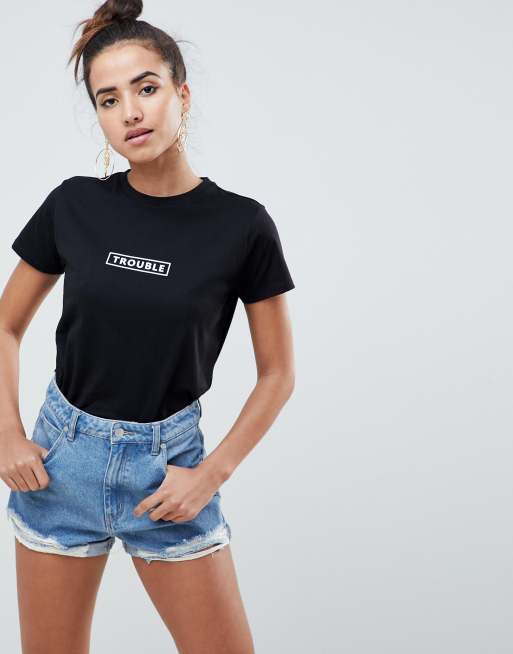 ASOS DESIGN - T-shirt con scritta 