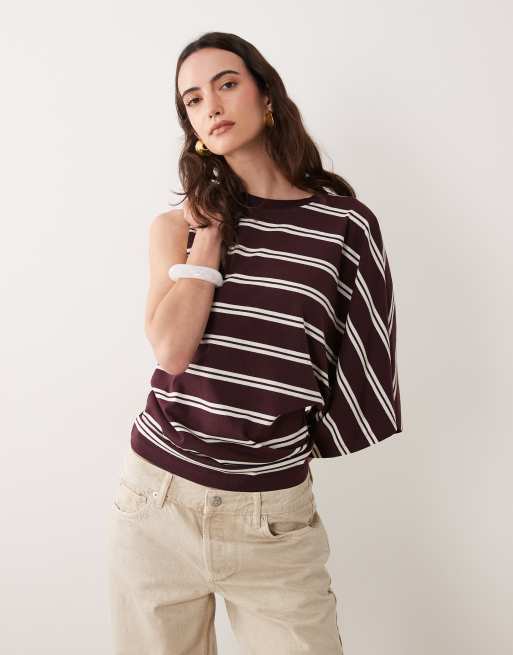 ASOS DESIGN t-shirt con spalle scoperte e mantella a righe bordeaux e bianche, 4 di 4