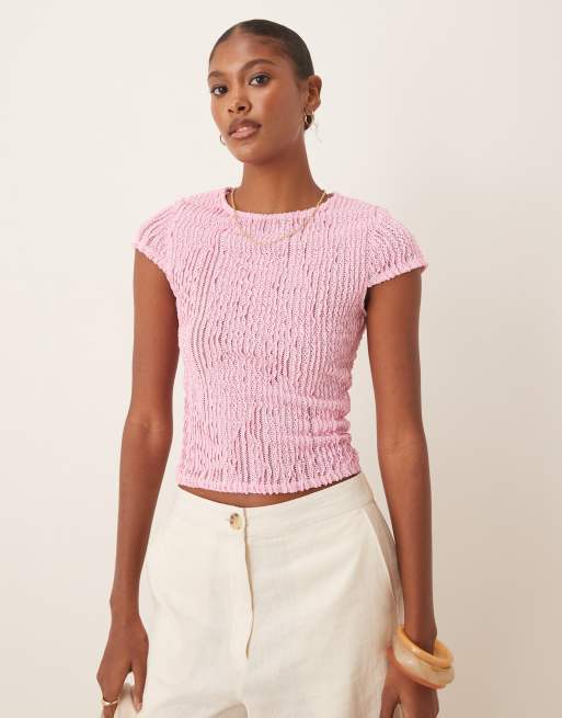 ASOS DESIGN - T-shirt corta all'uncinetto con arricciature rosa confetto