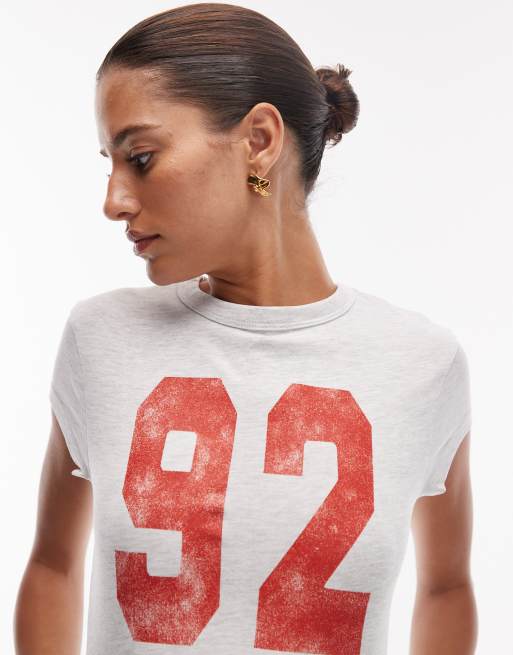 ASOS DESIGN - T-shirt corta e stretta color ghiaccio mélange a coste con grafica 92, 4 di 4