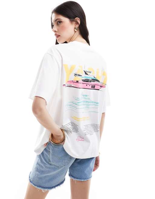 ASOS DESIGN - T-shirt coupe boyfriend avec imprimé Yacht au dos - Blanc