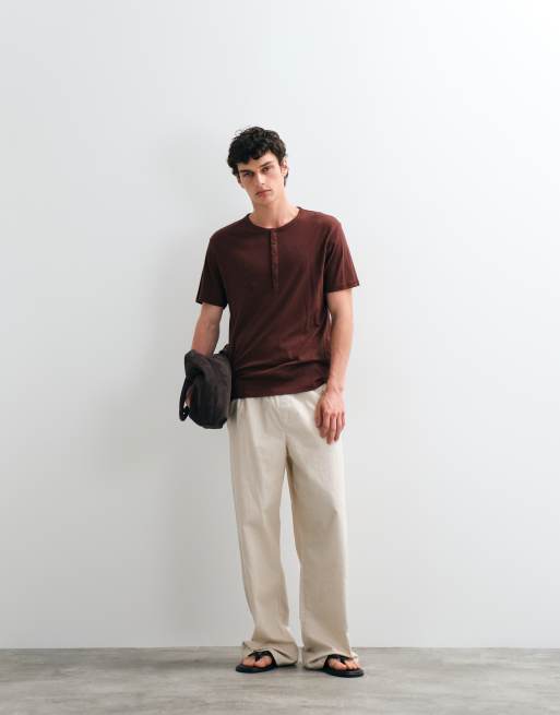 ASOS DESIGN - T-shirt coupe classique à col tunisien en lin mélangé - Marron, 4 de 5