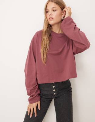 ASOS DESIGN - T-shirt crop top coupe carrée à manches longues - Rose foncé