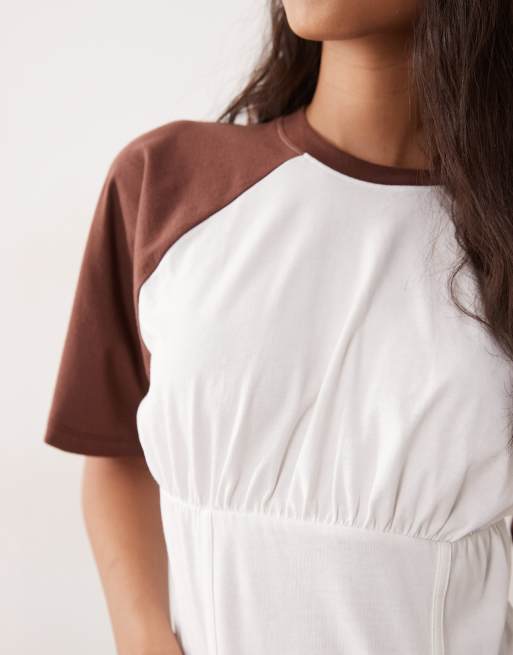 ASOS DESIGN - T-shirt de baseball cintré à la taille avec coutures style corset et manches marron - Blanc, 3 de 4